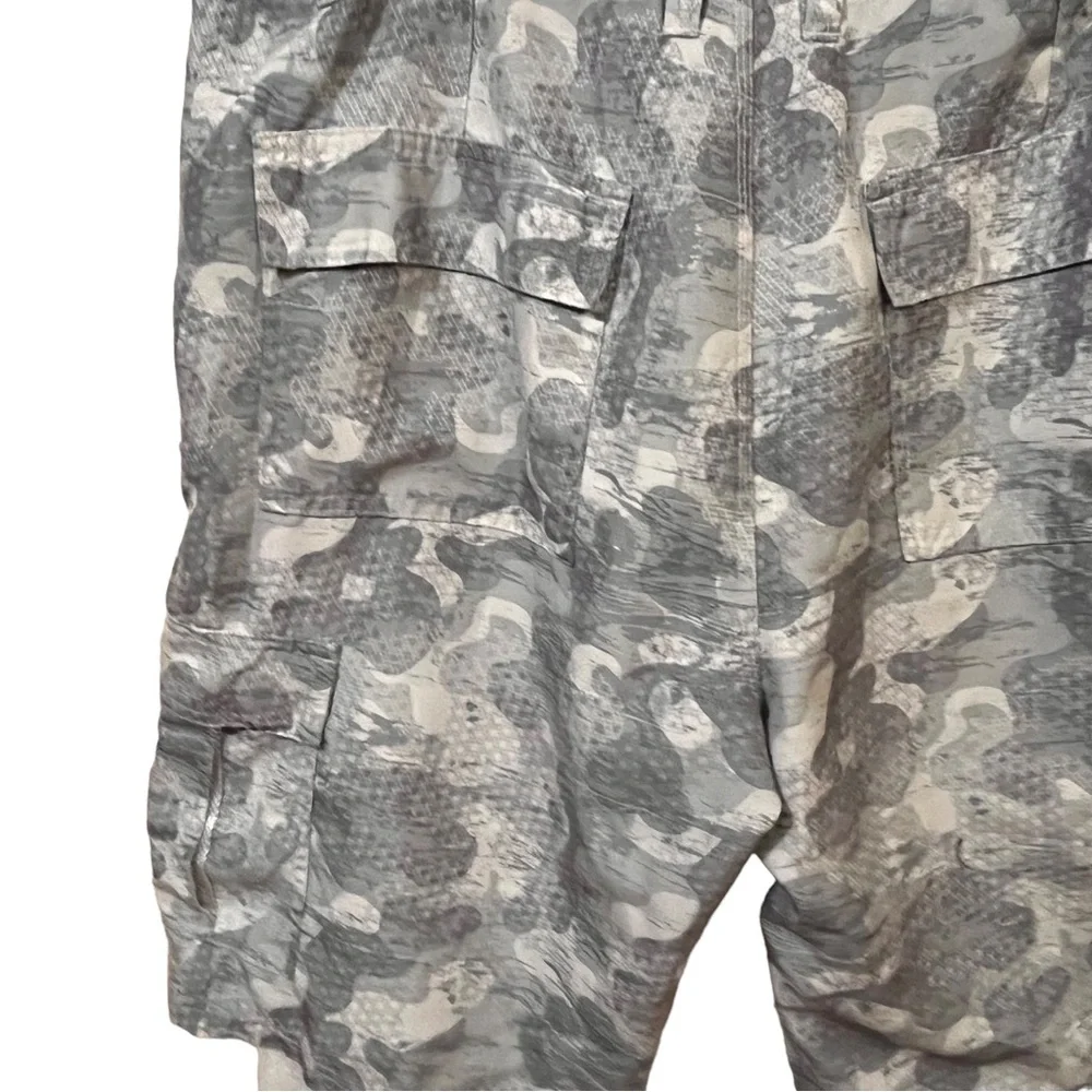 SubCulture Gray Cargo Shorts Adult Size 36" x 11" Utility Pockets Camouflage - Picture 5 of 9
